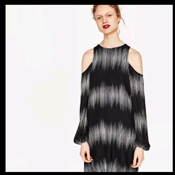 ZARA Cold Shoulder Black & White Shift Dress - Picture 2 of 6